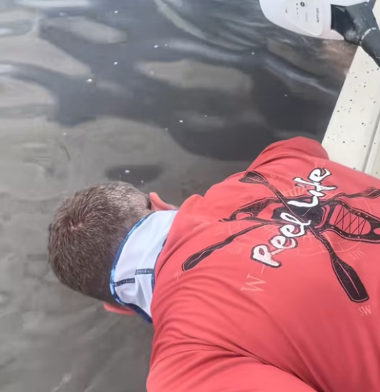 T0801022 Fear shook him harder than the cold.